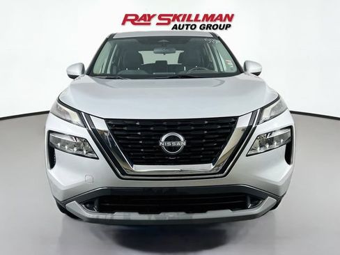 Used 2023 Nissan Rogue SV FWD image 2
