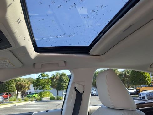 Used 2025 Lexus ES 350 w/ Premium Package image 21