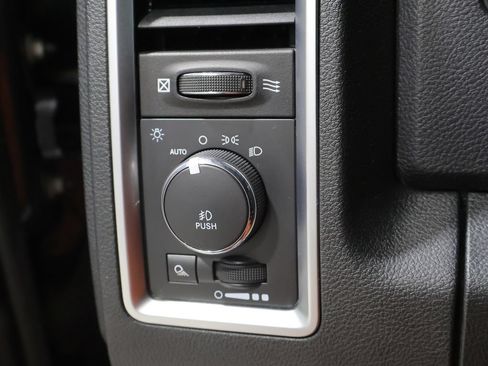 Used 2015 RAM 1500 Limited AWD/4WD image 33