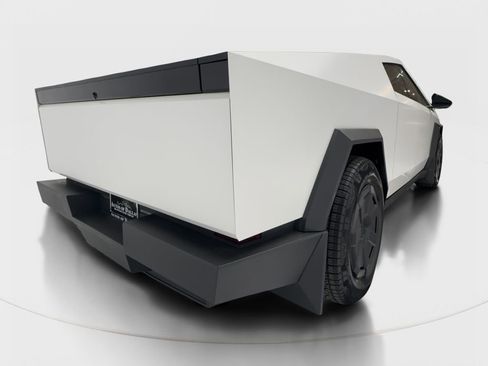 Used 2025 Tesla Cybertruck AWD Crew Cab image 10