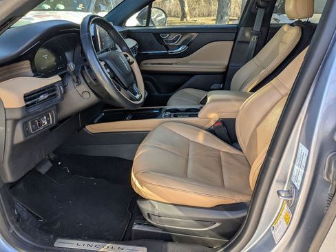 Used 2022 Lincoln Corsair Reserve w/ Elements Package image 9