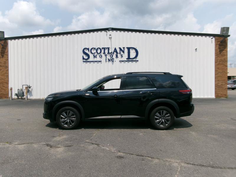 Used 2025 Nissan Pathfinder SV AWD/4WD image 1