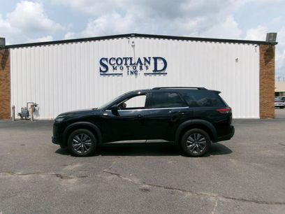 Used 2025 Nissan Pathfinder SV