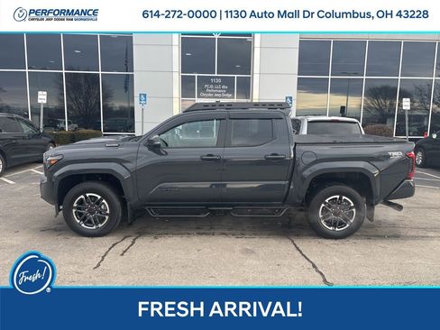 Used 2025 Toyota Tacoma TRD Sport image 7