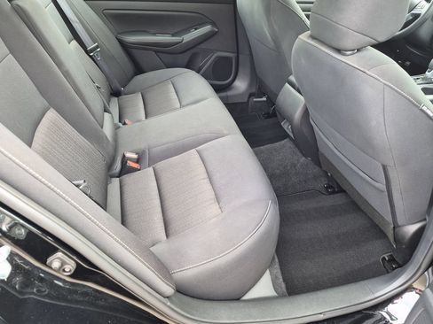 Used 2025 Nissan Altima 2.5 SV FWD image 31
