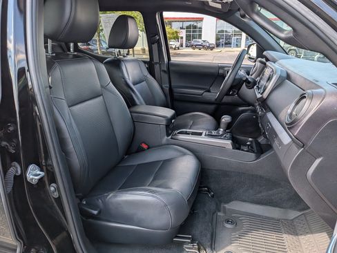 Certified 2023 Toyota Tacoma TRD Off-Road w/ TRD Premium Off Road Package AWD/4WD image 24