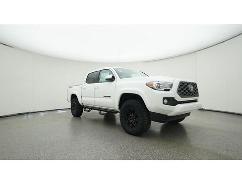 Used 2022 Toyota Tacoma TRD Sport w/ Technology Package AWD/4WD image 33