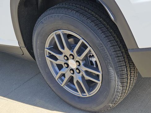 New 2025 GMC Acadia Elevation image 5