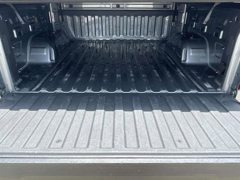 Used 2024 Chevrolet Silverado 1500 LT AWD/4WD image 9