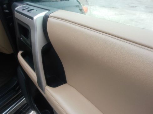 Used 2010 Toyota 4Runner SR5 RWD image 34