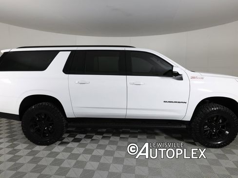 Used 2026 Chevrolet Suburban Z71 w/ Comfort Package image 4