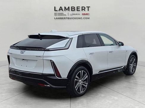 Used 2024 Cadillac Lyriq Luxury w/ LPO, Floor Liner Package image 5