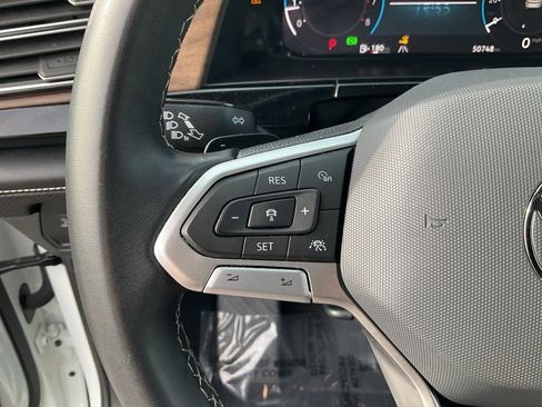 Used 2024 Volkswagen Atlas SE image 8