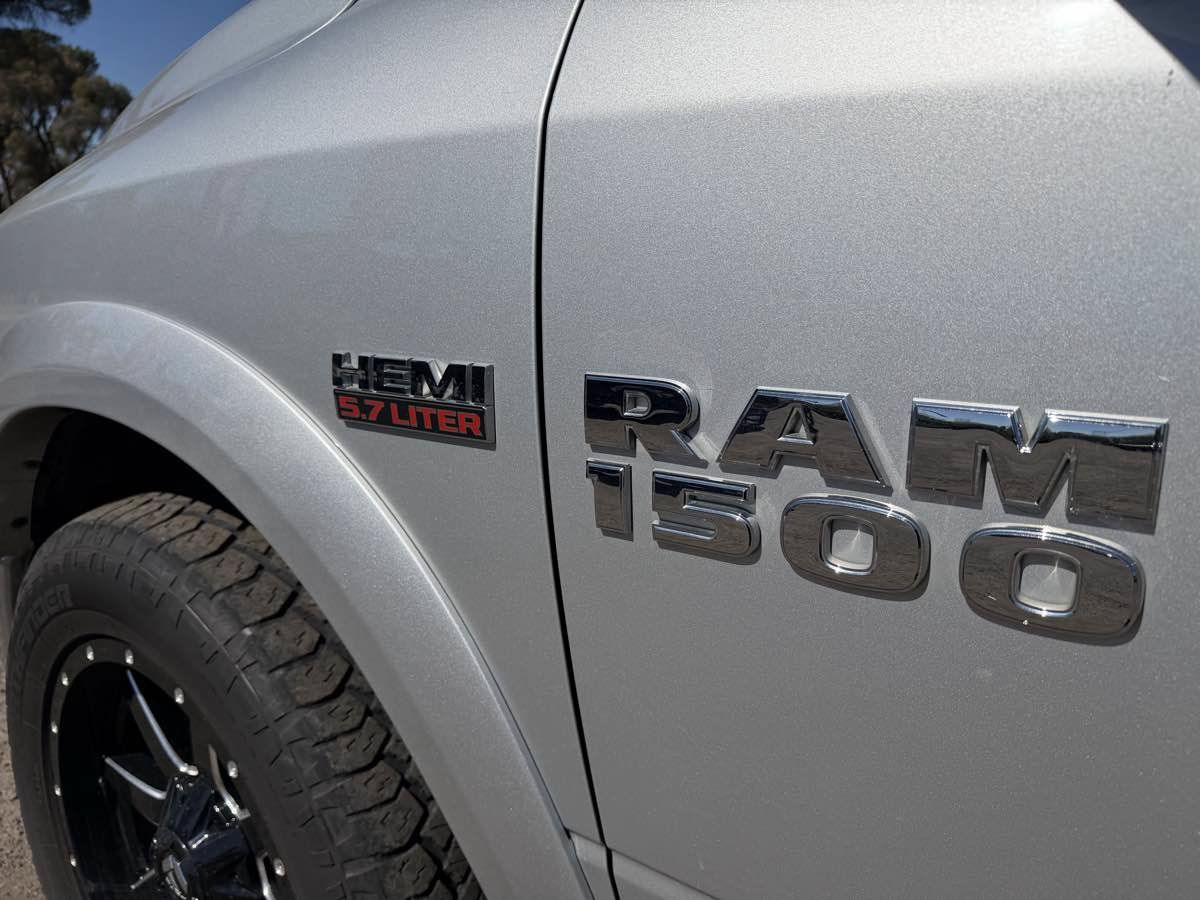 Used 2017 RAM 1500 Laramie AWD/4WD image 11