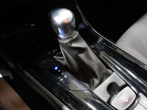 Used 2022 Toyota C-HR XLE image 27