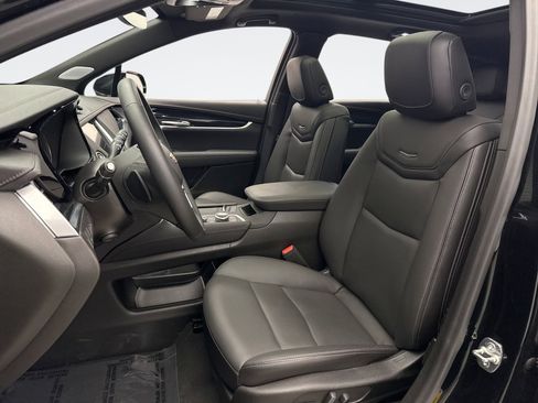 Used 2025 Cadillac XT5 Premium Luxury AWD/4WD image 11
