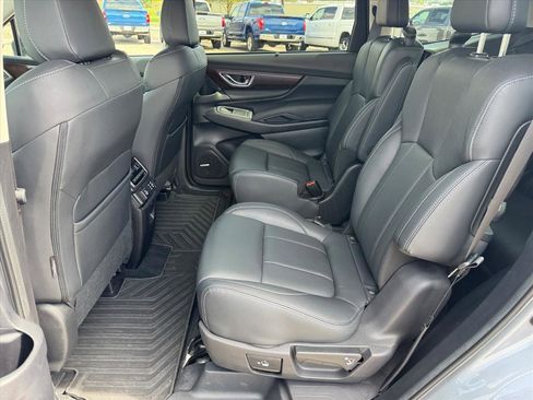 Used 2023 Subaru Ascent Touring AWD/4WD image 11