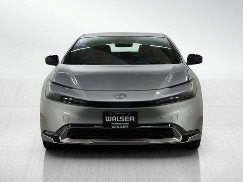 Used 2025 Toyota Prius Plug-In Hybrid image 11