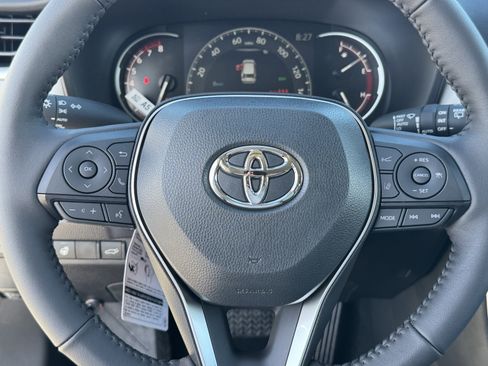 New 2025 Toyota RAV4 XLE image 21