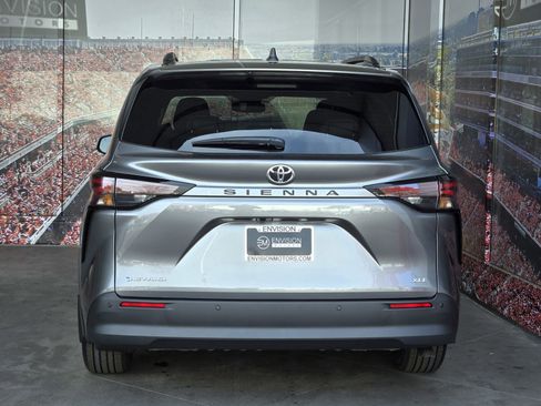 New 2026 Toyota Sienna XLE image 6