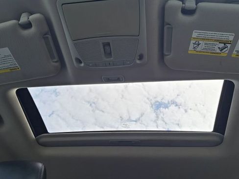 Used 2015 Nissan Pathfinder Platinum image 16