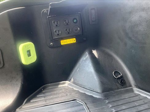 Used 2025 Ford F150 Lightning Flash AWD/4WD image 33