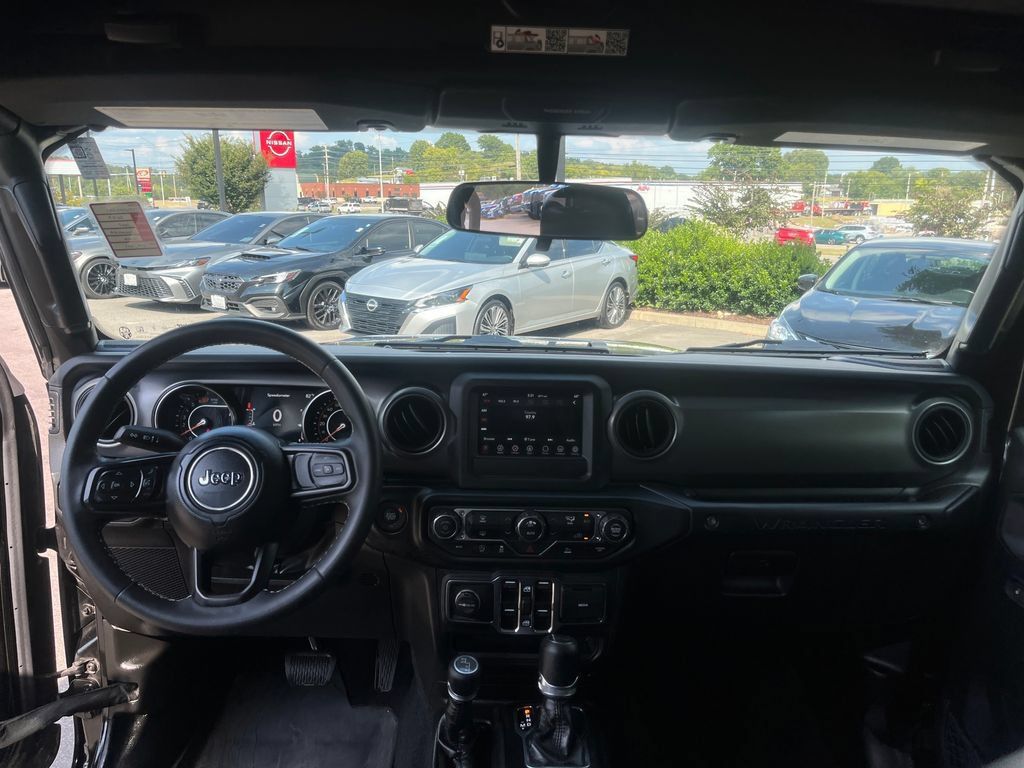 Used 2023 Jeep Wrangler Unlimited Sport AWD/4WD image 23