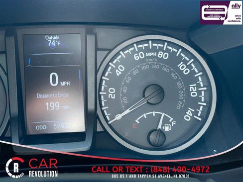 Used 2018 Toyota Tacoma TRD Sport AWD/4WD image 12