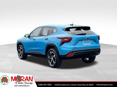 Certified 2025 Chevrolet Trax RS w/ Driver Confidence Package FWD image 4