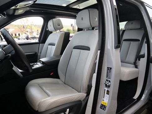 Used 2021 Rolls-Royce Cullinan image 25