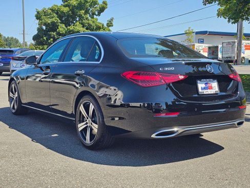 Used 2025 Mercedes-Benz C 300 4MATIC Sedan image 5