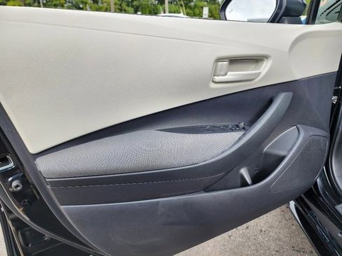 Used 2023 Toyota Corolla LE image 19