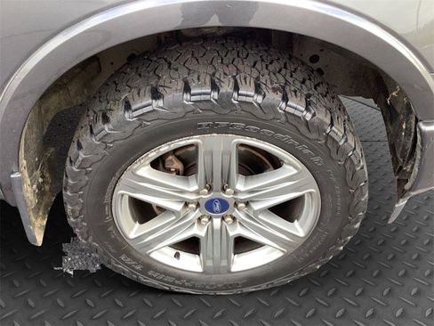 Used 2018 Ford F150 Lariat w/ Equipment Group 502A Luxury image 25