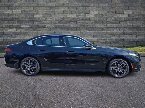 New 2026 BMW 530i xDrive w/ Premium Package AWD/4WD image 7