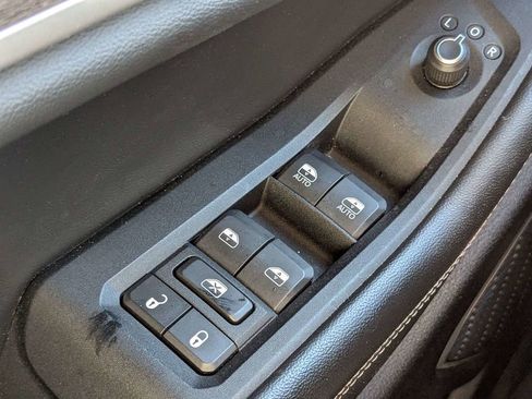 Used 2022 Jeep Grand Cherokee L Limited image 25