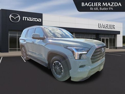 Used 2025 Toyota Sequoia 4WD image 1