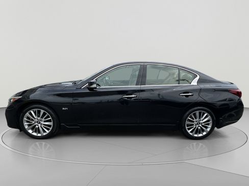 Used 2018 INFINITI Q50 Luxe w/ Essential Package (3.0T Luxe) AWD/4WD image 2