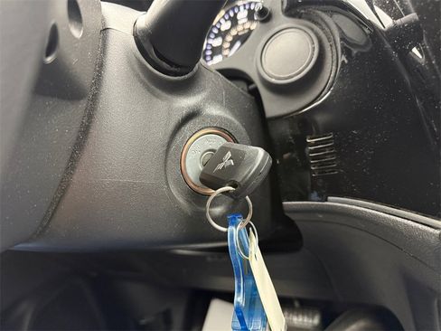 Used 2020 Mitsubishi Outlander ES image 29