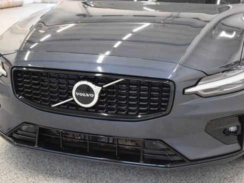 Used 2024 Volvo S60 B5 Core FWD image 14