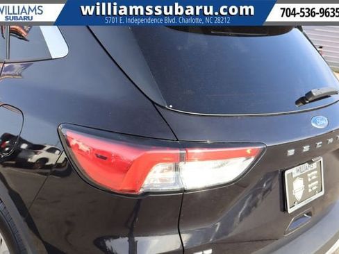 Used 2020 Ford Escape SE image 13