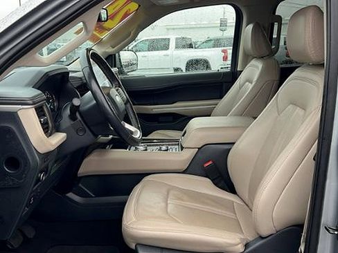 Used 2024 Ford Expedition Limited image 32