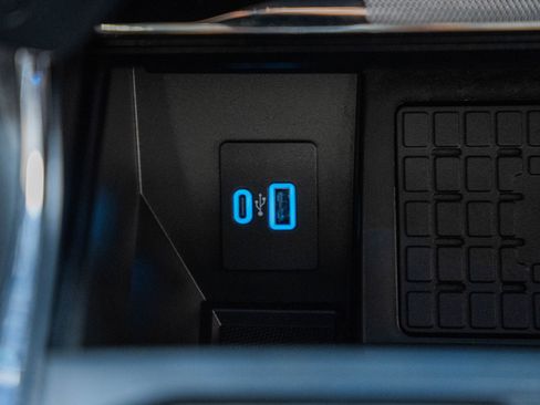 Certified 2023 Ford F150 Lariat w/ Equipment Group 502A High image 36