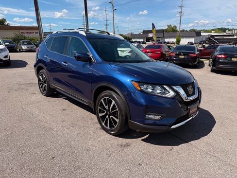 Used 2019 Nissan Rogue SL w/ Premium Package AWD/4WD image 4
