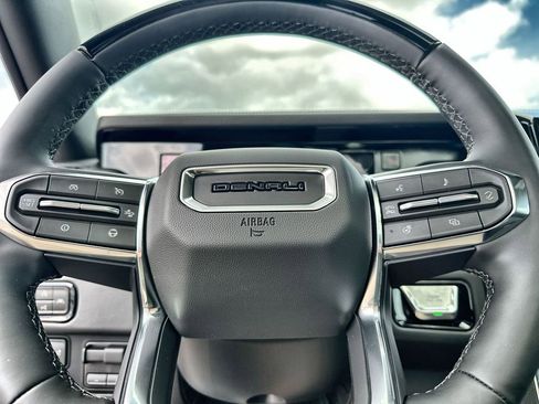 New 2026 GMC Yukon XL Denali w/ Denali Reserve Package image 33