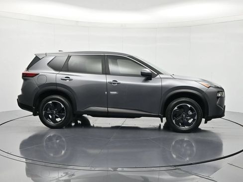 Certified 2024 Nissan Rogue SV FWD image 4