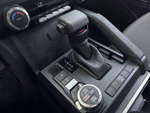 Used 2026 Toyota Tacoma TRD Off-Road image 21