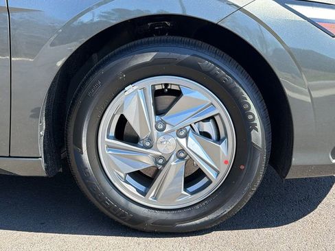 New 2026 Hyundai Elantra SE FWD image 13