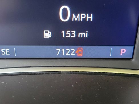 Used 2024 GMC Terrain SLT w/ Tech Package image 24