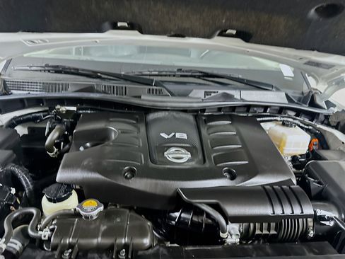 Used 2024 Nissan Armada SL w/ Captain's Chairs Package image 36