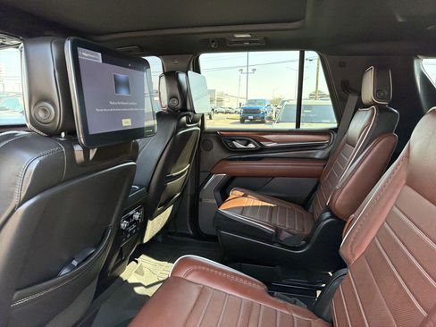 Used 2024 GMC Yukon Denali Ultimate AWD/4WD image 13